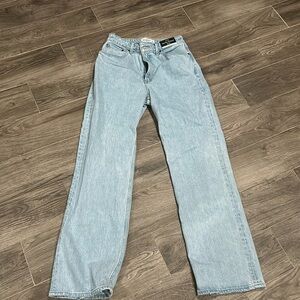 Abercrombie High Rise 90s Curve Relaxed Jeans